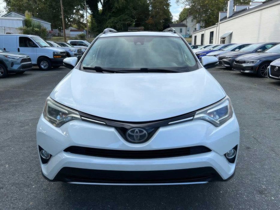 Toyota RAV4 Limited      2018