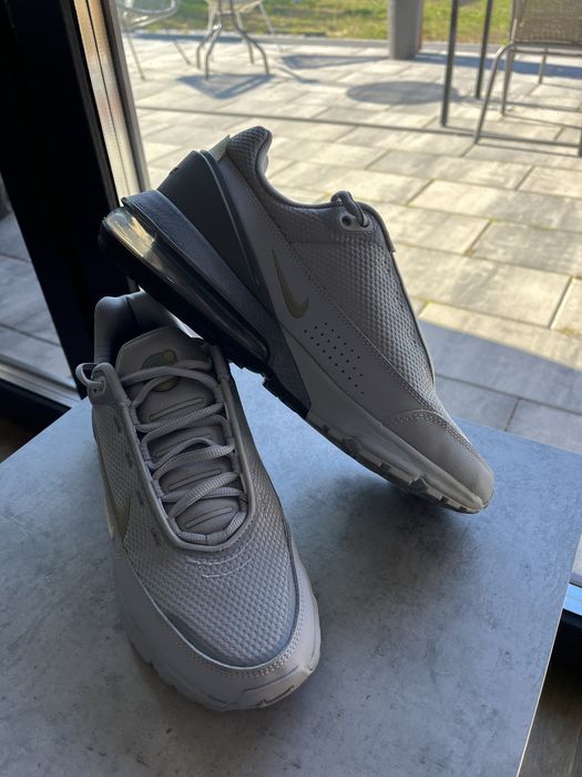 Buty NIKE AIR MAX PULSE rozm. 42