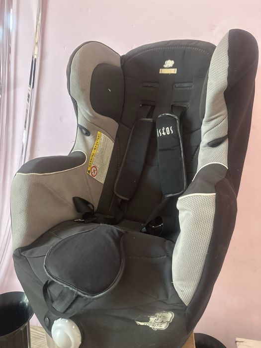 Дитяче автокрісло