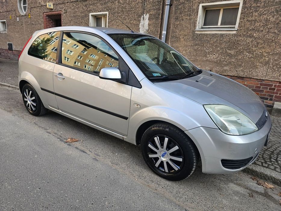 Ford Fiesta 1.3 benz klima wspomaganie elektryka stan dobry 2005 r Wrocław