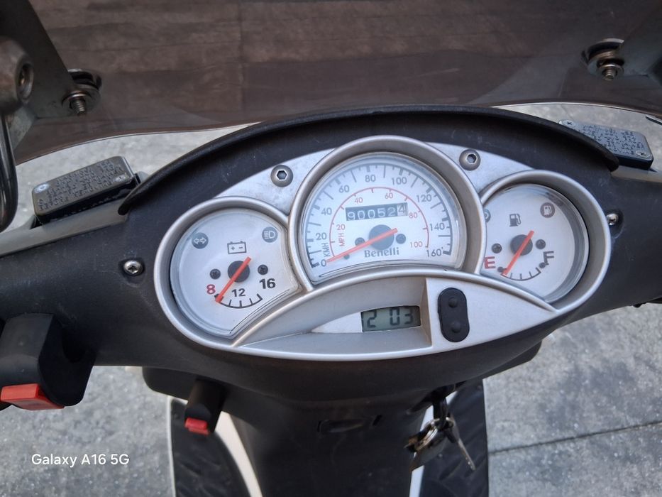 Benneli Velvet 125