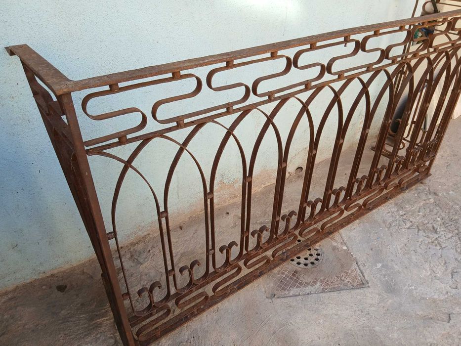 Grade varanda séc XVIII ferro forjado