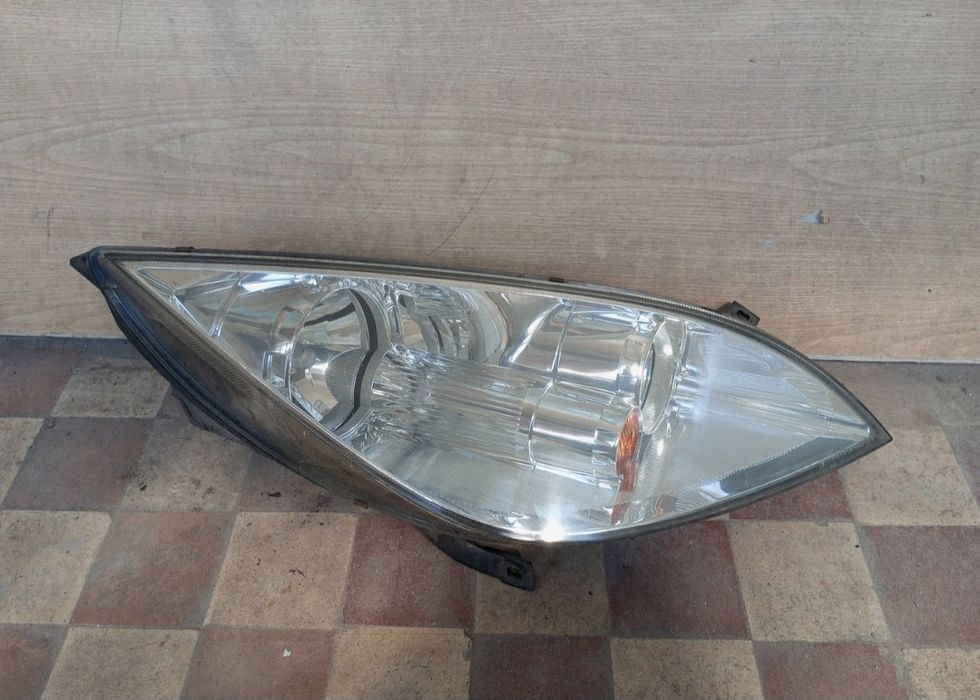 Mitsubishi Colt фара права ліва