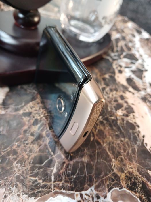 Motorolla RAZR 2019 Моторолла