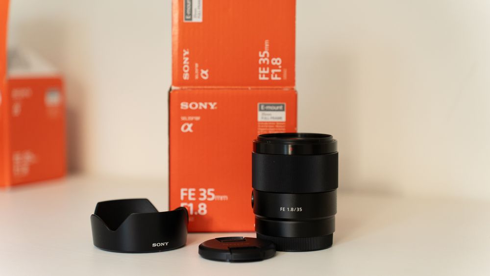 Sony FE 35 MM F/1.8- SEL35F18F