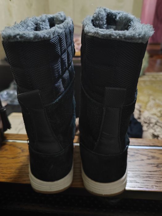 Взуття для дівчинки