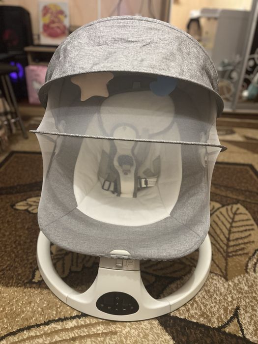 Продам заколисуючий центр Dearest Baby