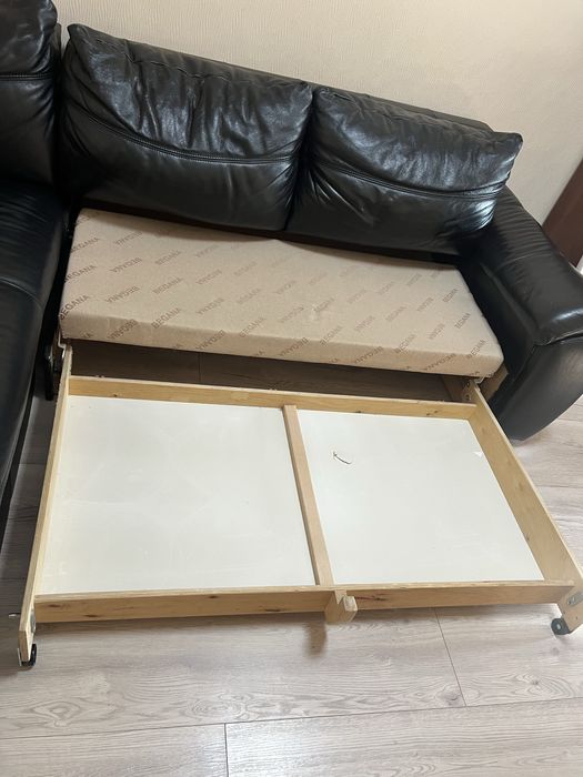 Диван шкіряний кутовий