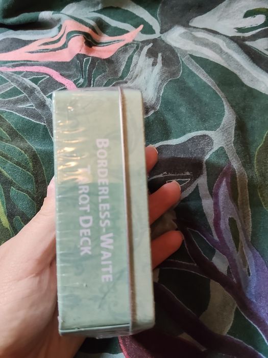 Tarot com bordas douradas