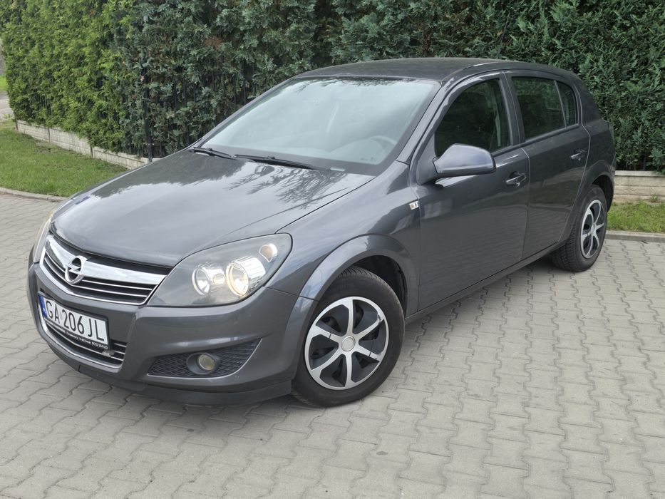 Opel Astra 2011 R 1.7 cdti fajne auto