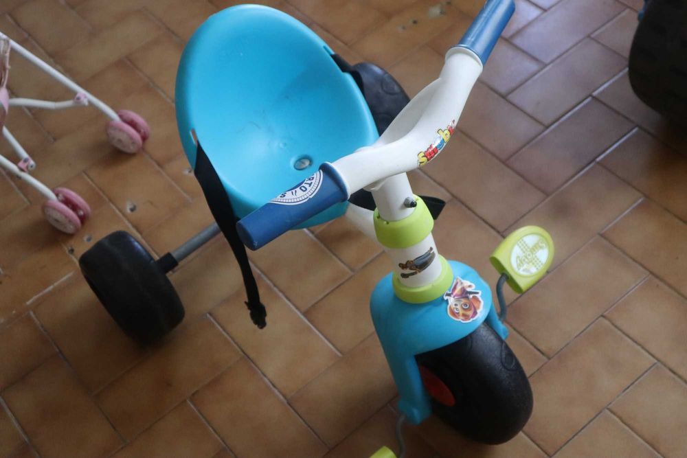 Motas de plástico infantil