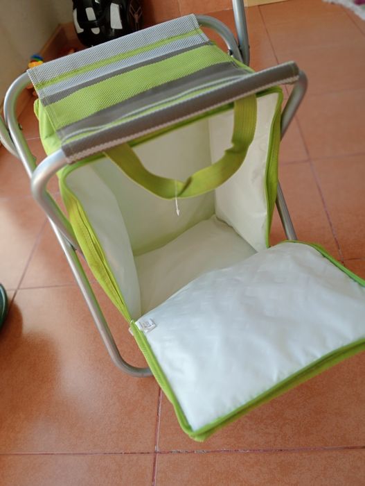 Banco com encosto e saco térmico