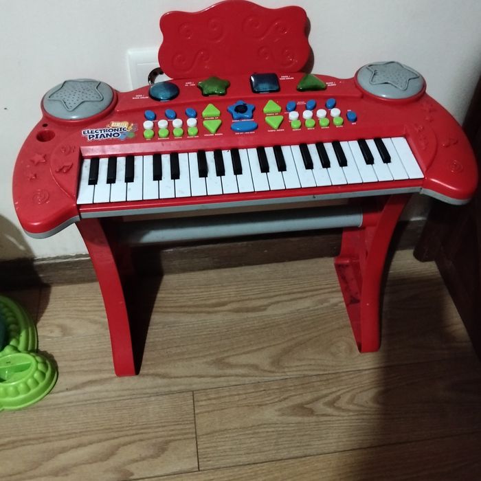 Piano criança como novo