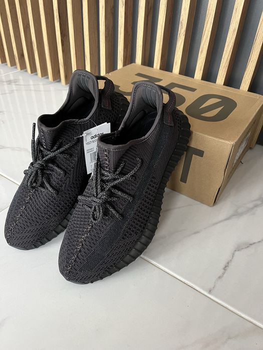 Yeezy 350 v2 black czarne rozmiar 37 1/3 38-38,5 nowe