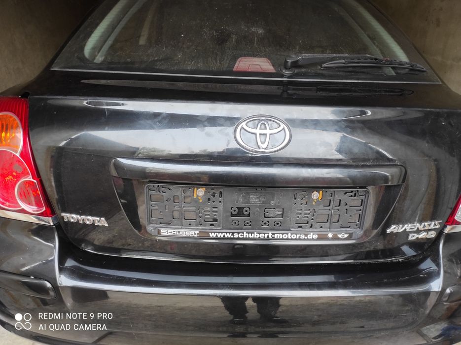 Крышка багажника задня ляда Toyota Avensis Авенсис
