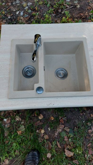 Blat kuchenny ze zlewem i kuchenką gazową