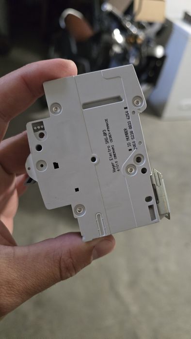 Disjuntores Hager - nunca utilizados