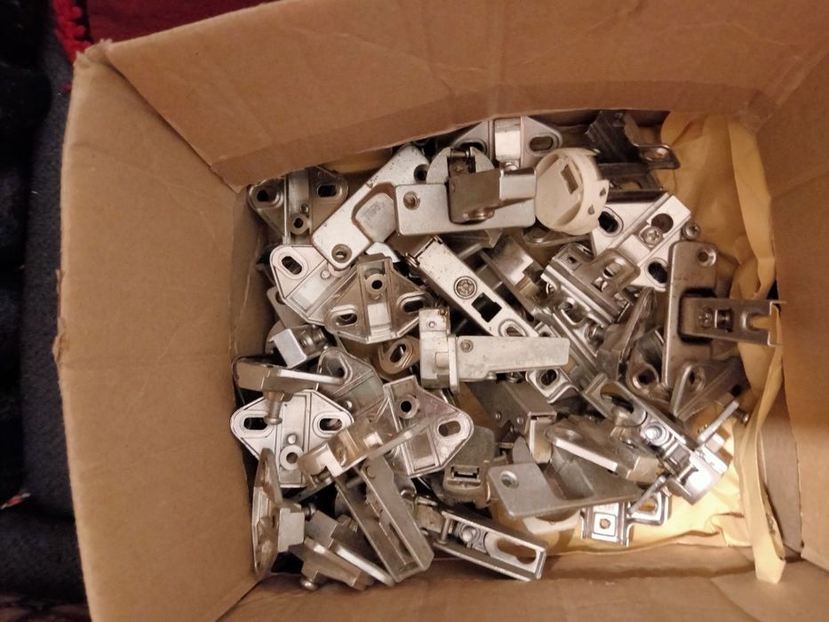 Peças para portas.