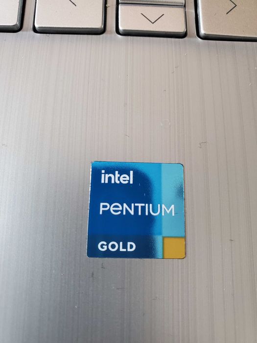 Laptop HP 14s Intel Pentium Gold RAm 4GB