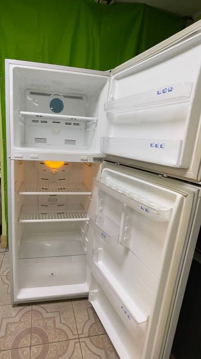 Холодильник б/в Samsung No Frost mod.SR44RMB