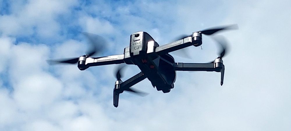 Dron sg 906 pro  z kamerą