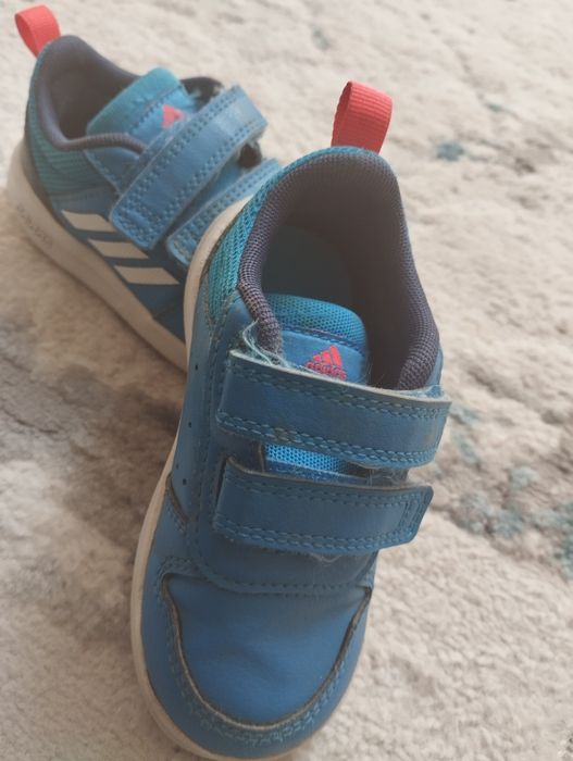 Adidasy firmy Adidas rozmiar 22