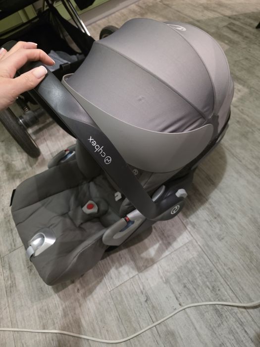 Продам коляску Cybex 3в1