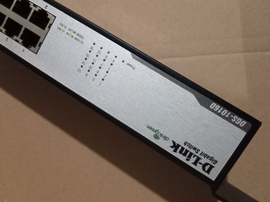 Комутатор мережевий Cisco SG-300 28 DLink DSG1016D  Tp Link