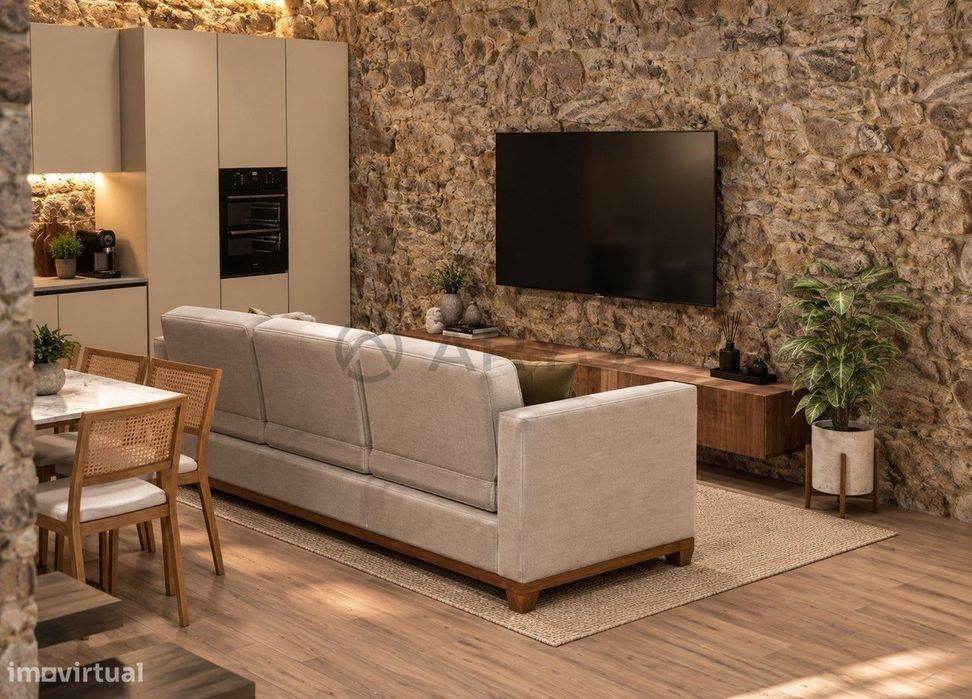 Moradia T2, totalmente renovada, em Santa Lucrécia de Algeriz, Braga.