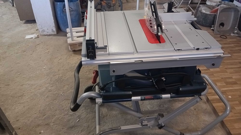 Máquina de corte de madeira