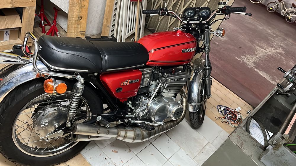 Suzuki gt 550 de 1974