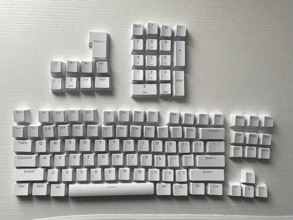 Hator Rockfall 2 Signature Edition + кейкапи. Ігрова клавіатура