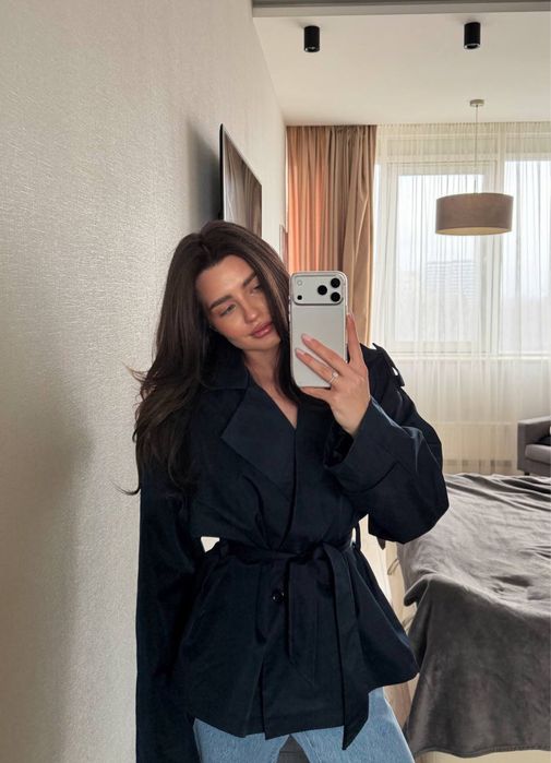 Укорочений весняний трендовий тренч