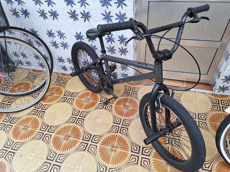Bicicleta BMX como nova