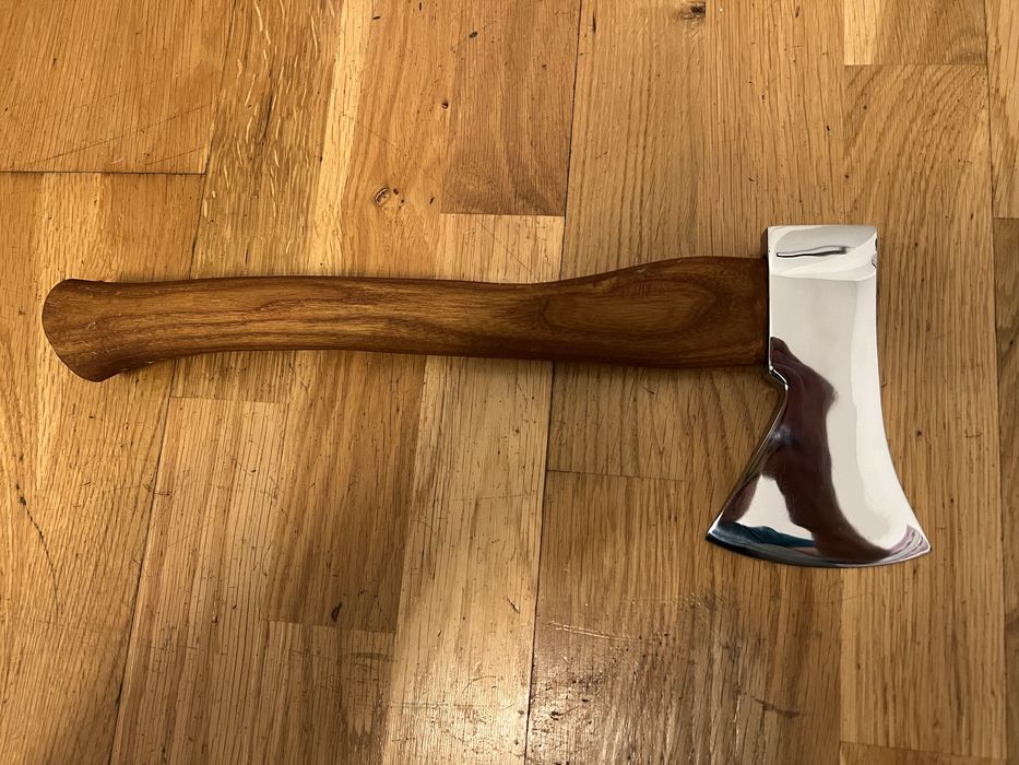 Топор сокира голландського бренду.