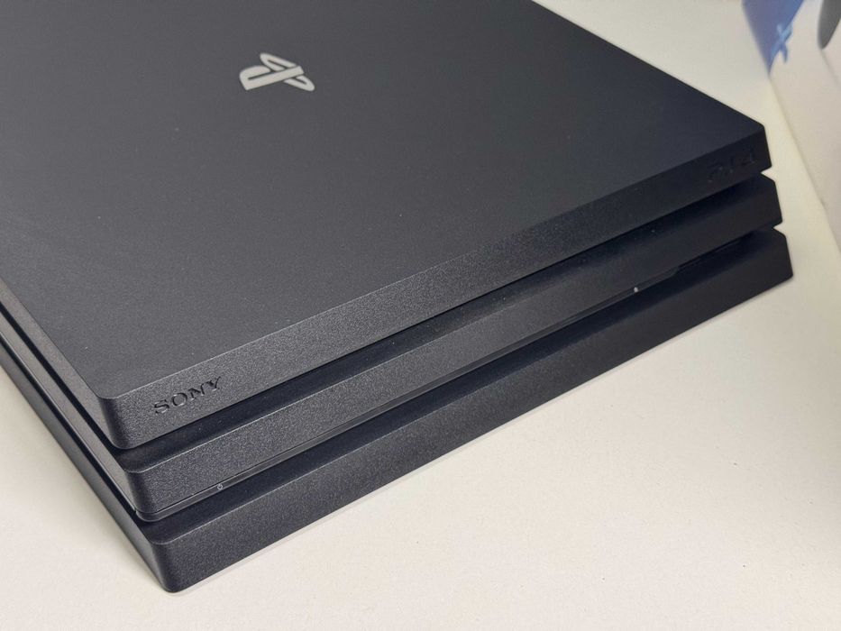 Konsola PlayStation 4 Pro 1TB z Padem Gwarancja Super Stan
