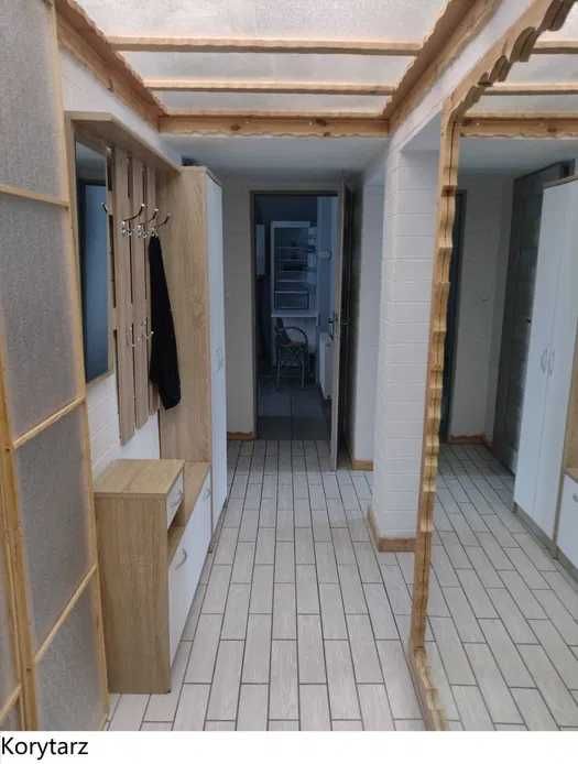 Przytulny pokój w trzypokojowym mieszkaniu