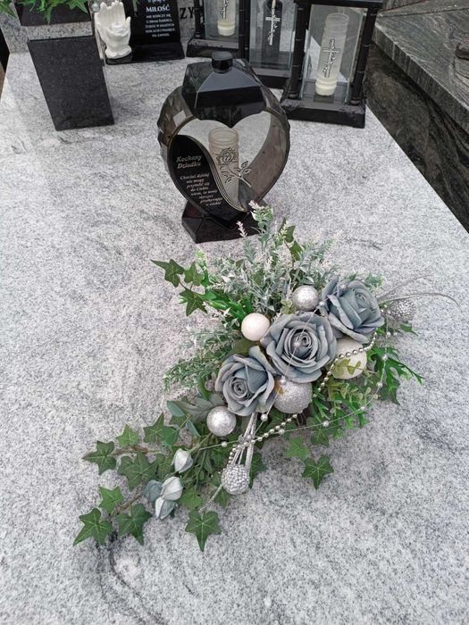 MYCIE I SPRZĄTANIE GROBÓW – zadbaj o miejsce pamięci