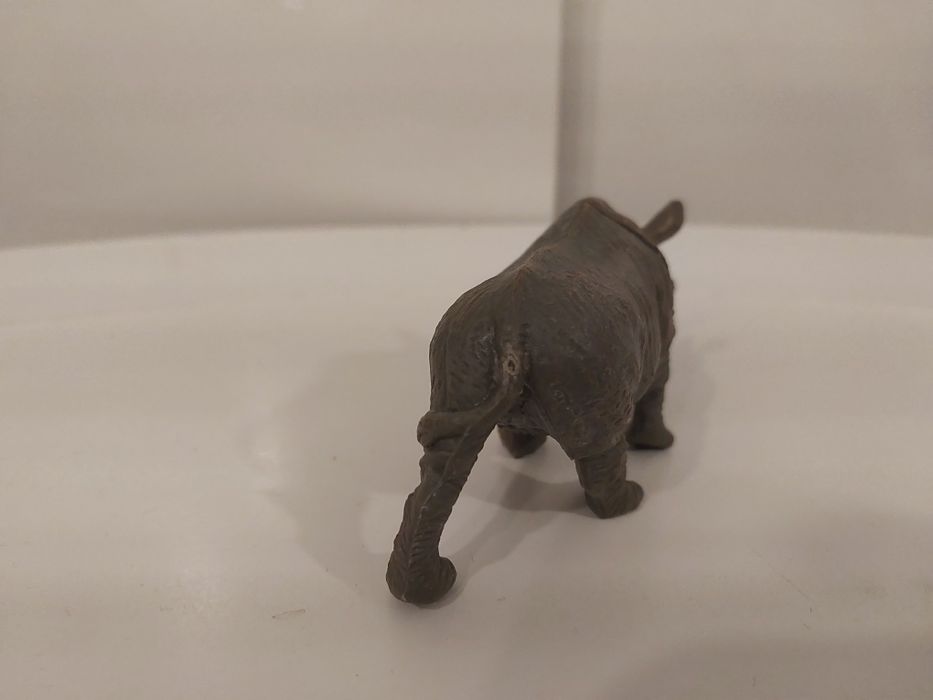 3 figurki prehistorycznych zwierząt