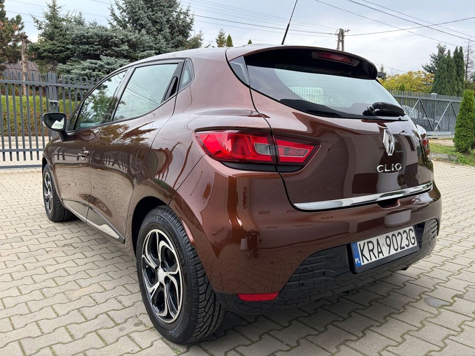 Renault Clio Salon Polska , Bezwypadkowy