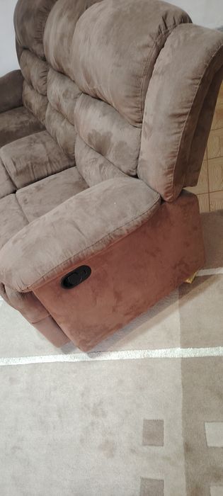 Vendo 2 sofás com relax, em muito bom Estado.