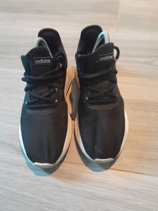 Кросівки adidas 200грн