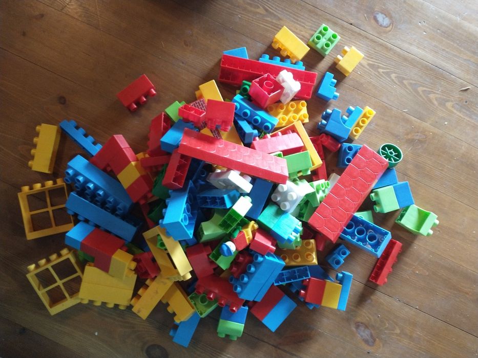 Klocki plastikowe 173 elementy+ 4 figurki, gra małpki .