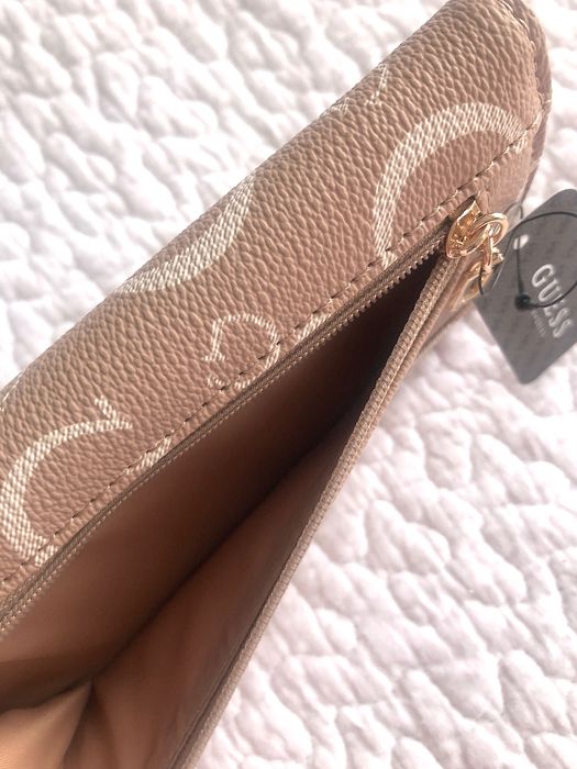 Guess portfel z logo