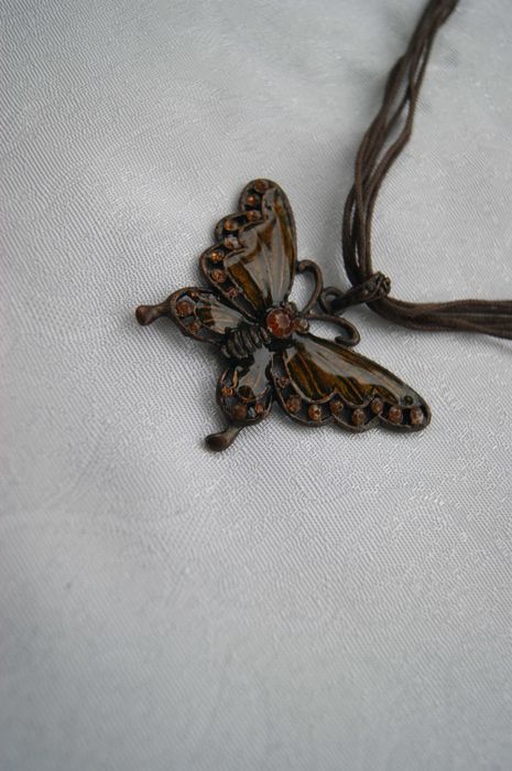 Naszyjnik z motylem