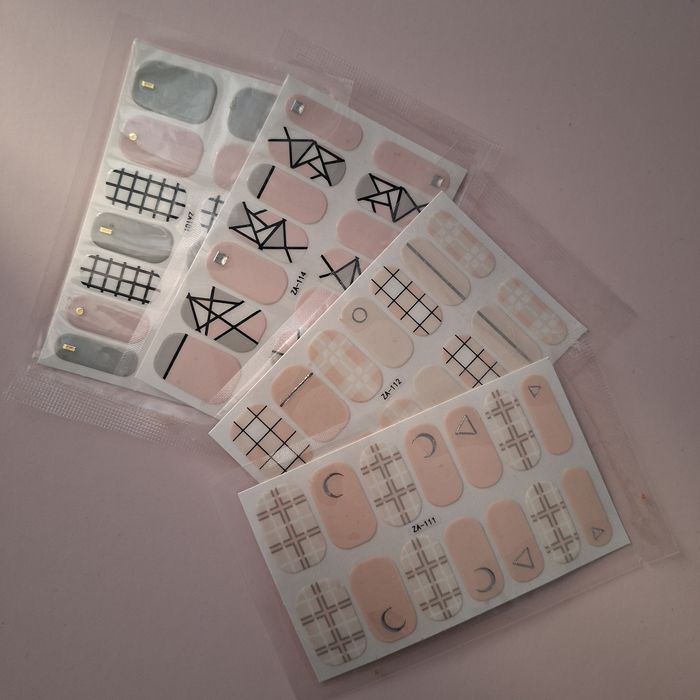 Naklejki na paznokcie, ozdobne naklejki manicure