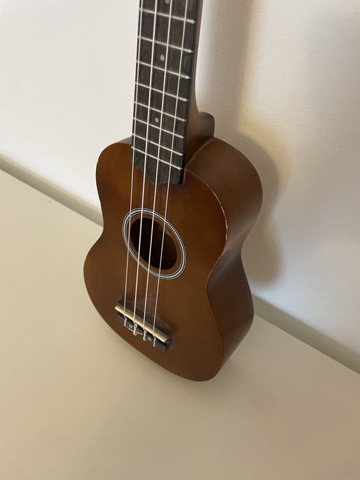 Ukelele STAGG castanho