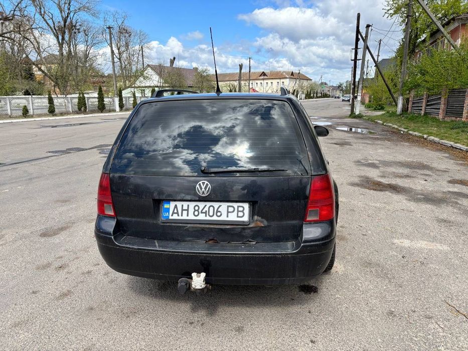 Авто golf 4 дизель 1,9 (військовим, бо ввезено через фонд)