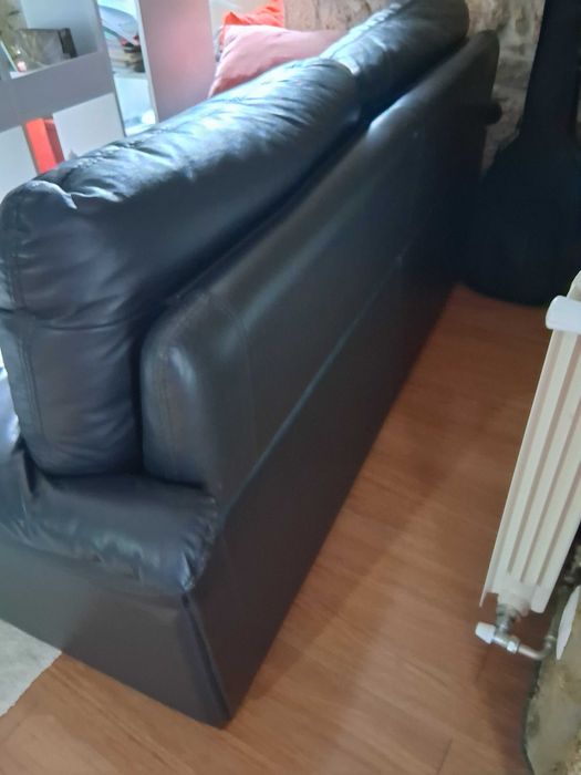 Sofá em Pele dois lugares
