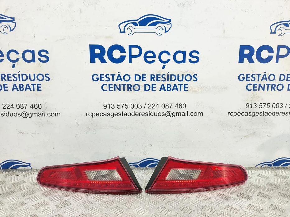Farolins Tras Traseiros Mala Esquerdo Direito Originais LED Alfa